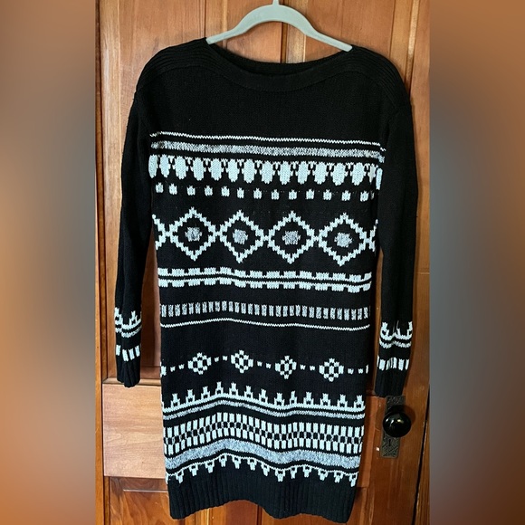 Old Navy Sweaters - OLD NAVY BLACK SWEATER DRESS.